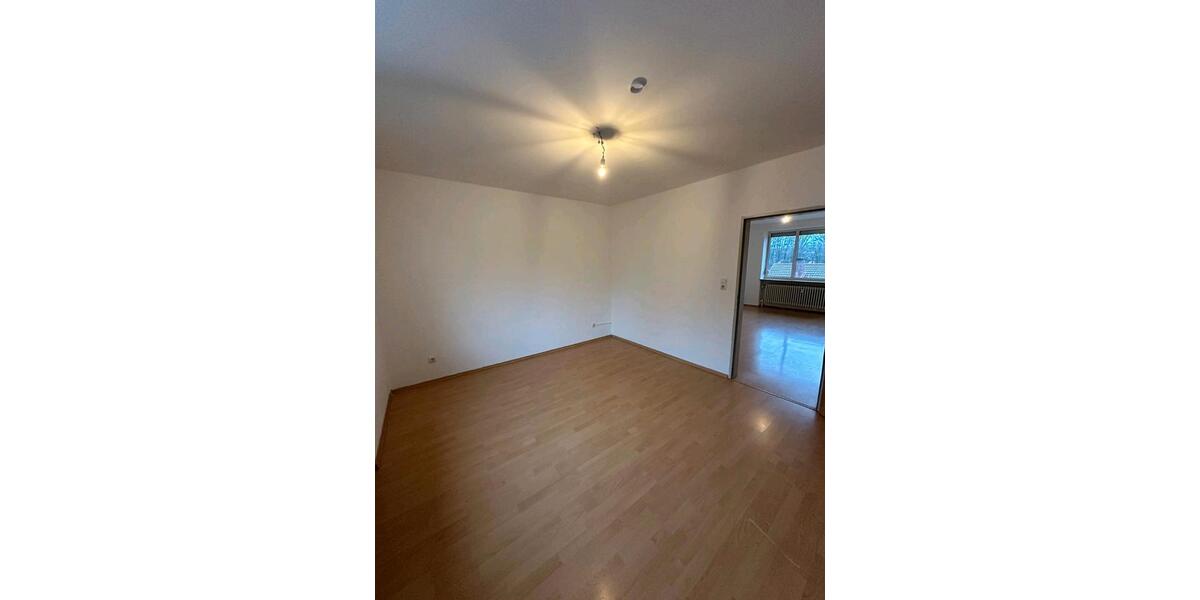 Etagenwohnung Creußen - 3 Zimmer, 75 m&sup2;, 950&euro; | Angebot:25228303