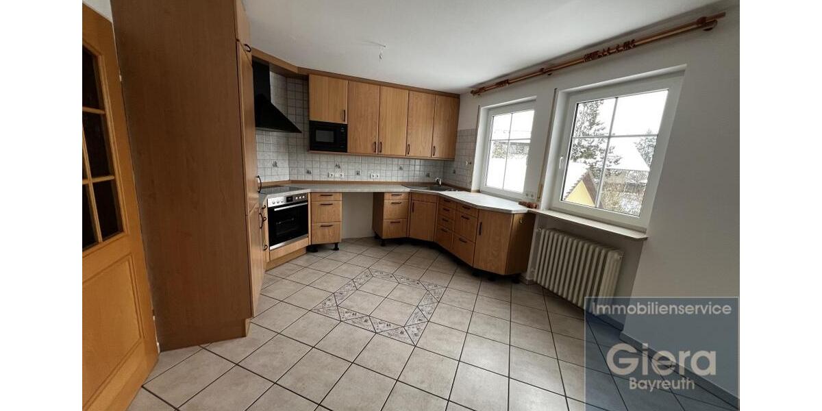 Etagenwohnung Neudrossenfeld - 3 Zimmer, 107 m&sup2;, 1.200&euro; | Angebot:25304925