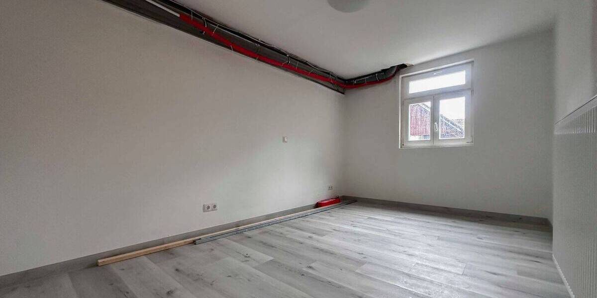Gewerbeobjekt Hollfeld - 7 Zimmer, 349.000&euro; | Angebot:26617414