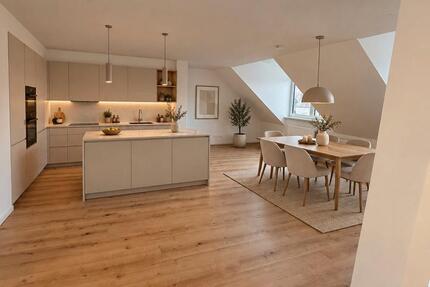 Haus Bayreuth City - 2.5 Zimmer, 90 m&sup2;, 1.080&euro; | Angebot:27537432