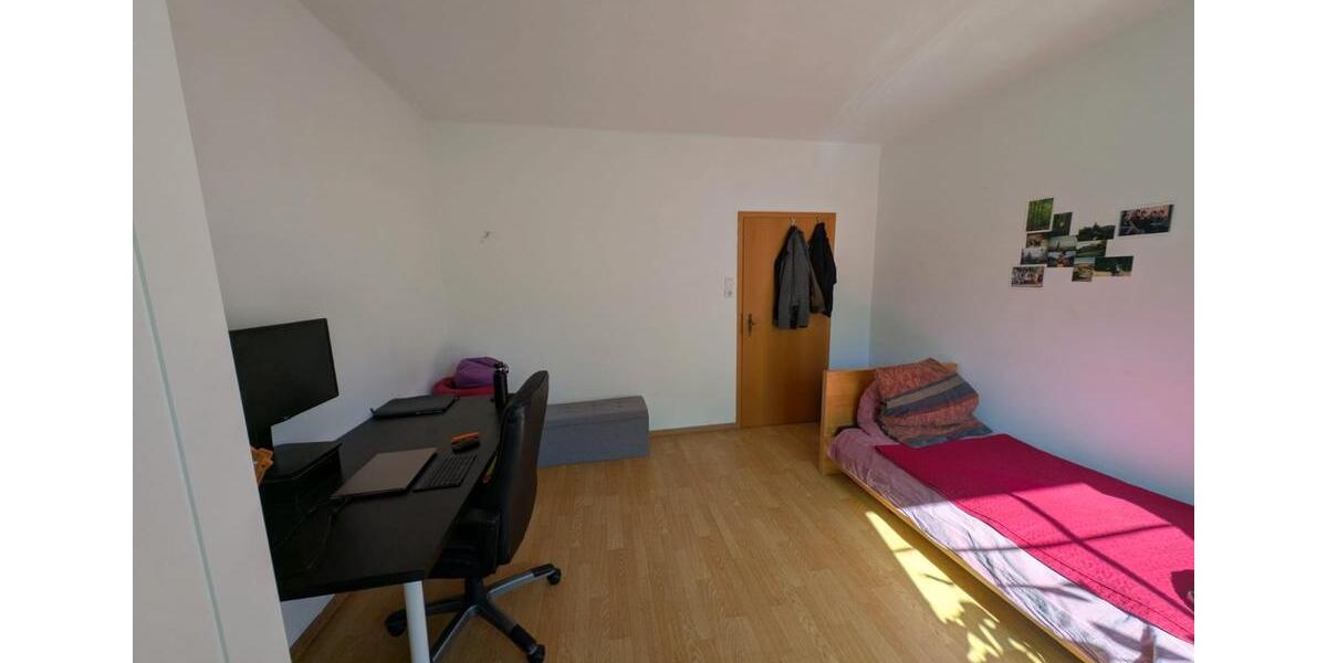 Hochparterre Bayreuth Altstadt - 5 Zimmer, 100 m&sup2;, 400&euro; | Angebot:26351883