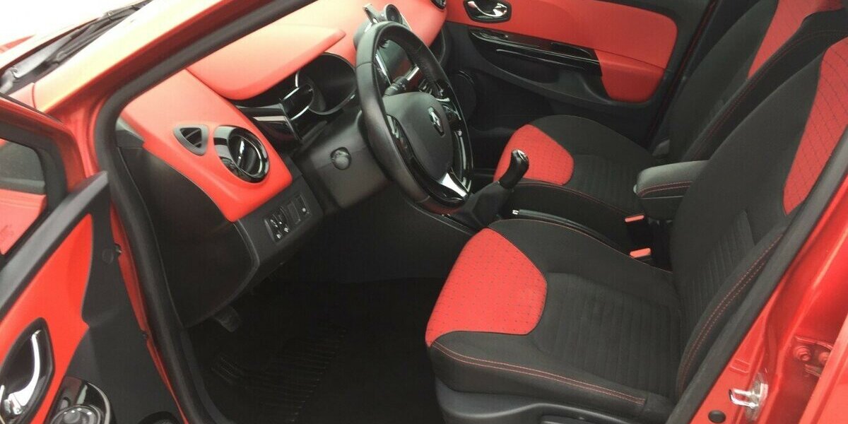 Renault Clio Kombi,Nav,Klimaaut.,Sond. Mod.! Tüv 03/28! 163.000 km 5.400 &euro; Himmelkron 95502