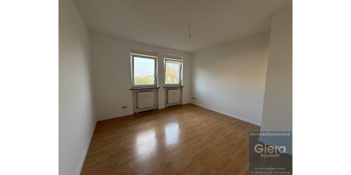 Etagenwohnung Bayreuth Roter Hügel - 3 Zimmer, 87 m&sup2;, 950&euro; | Angebot:26153809