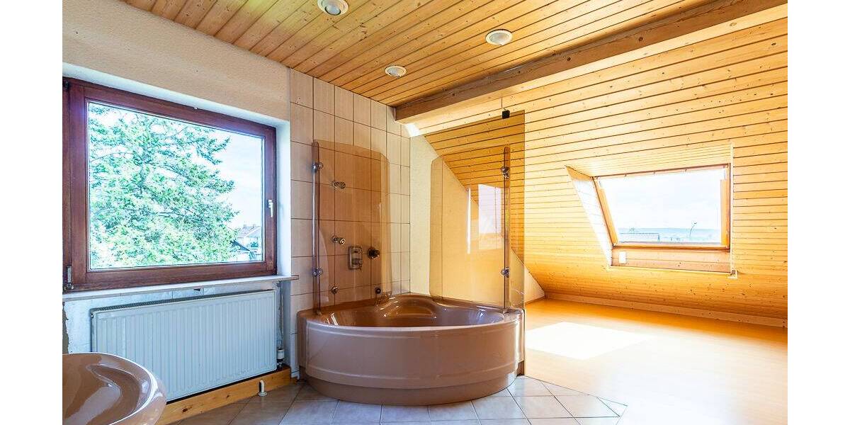 Einfamilienhaus Eckersdorf - 7 Zimmer, 175 m&sup2;, 478.000&euro; | Angebot:26501286