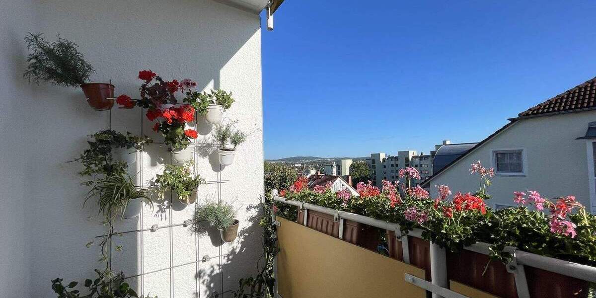 Etagenwohnung Bayreuth Roter Hügel - 3 Zimmer, 76 m&sup2;, 250.000&euro; | Angebot:25743807