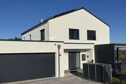 Haus Kirchenthumbach - 6 Zimmer, 186 m&sup2;, 790.000&euro; | Angebot:25447298