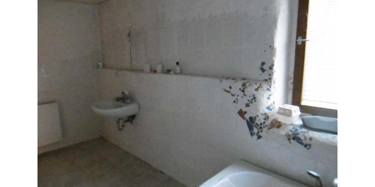 Einfamilienhaus Mainleus - 7 Zimmer, 165 m&sup2;, 174.000&euro; | Angebot:26890330