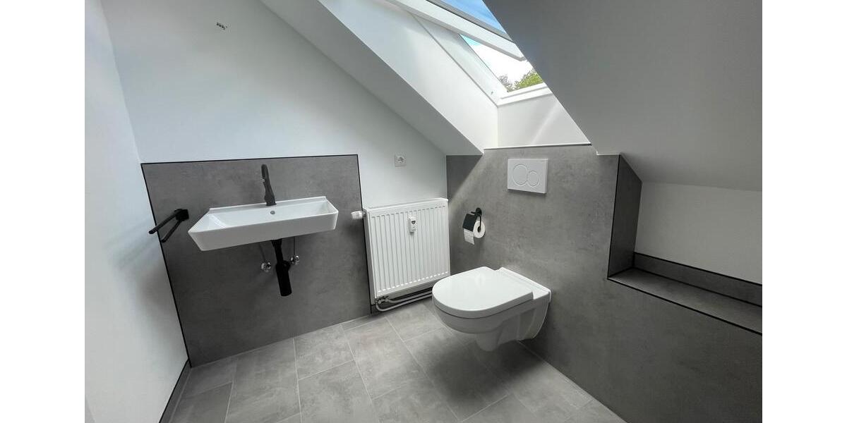 Dachgeschoßwohnung Bayreuth Meyernberg - 3 Zimmer, 89 m&sup2;, 1.030&euro; | Angebot:27544355