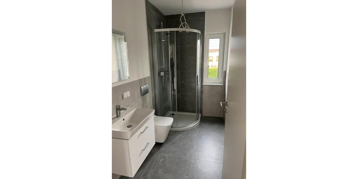 Doppelhaushälfte Eckersdorf - 5 Zimmer, 142 m&sup2;, 1.700&euro; | Angebot:26579628
