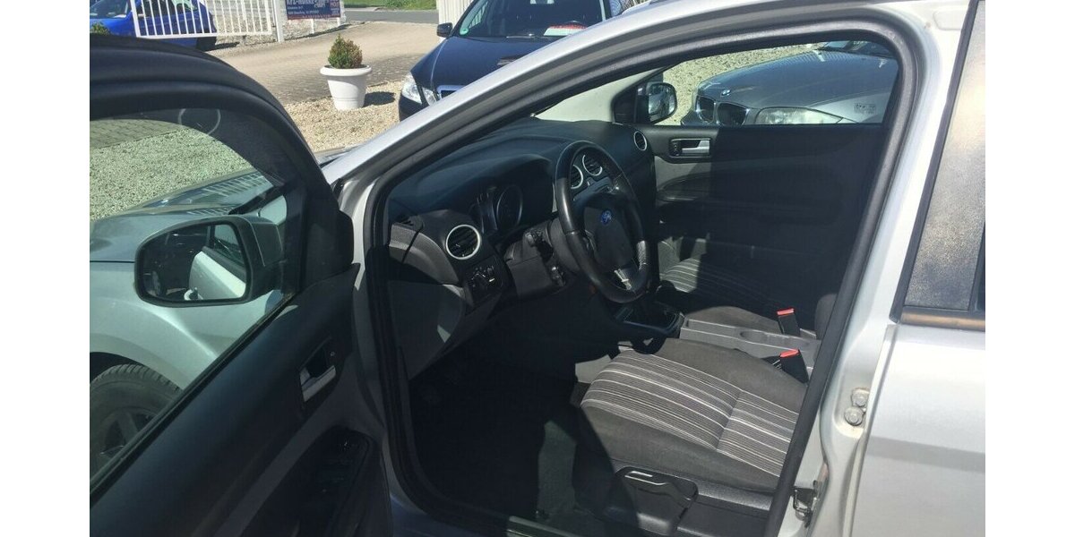 Ford Focus Kombi,Amb.,Klima,Tempom.,Alu ! 143.000 km 3.999 &euro; Himmelkron 95502