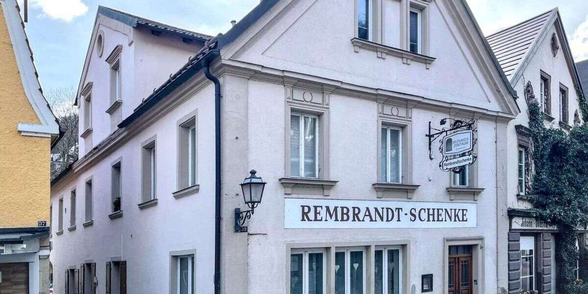 Einfamilienhaus Bad Berneck im Fichtelgebirge - 11 Zimmer, 396 m&sup2;, 215.000&euro; | Angebot:24602414