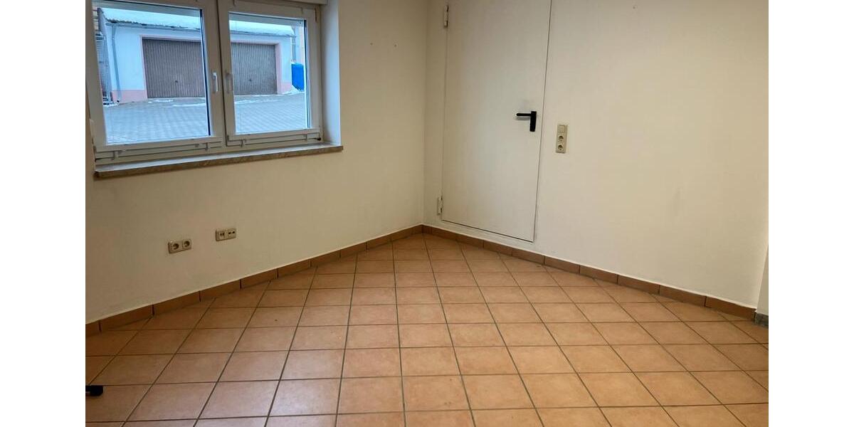 Erdgeschoßwohnung Pegnitz - 1 Zimmer, 32 m&sup2;, 350&euro; | Angebot:25226028