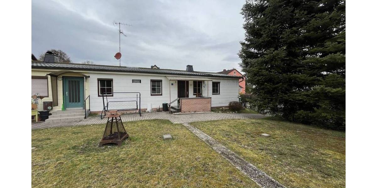 Doppelhaushälfte Tröstau - 4 Zimmer, 113 m&sup2;, 99.000&euro; | Angebot:25926473