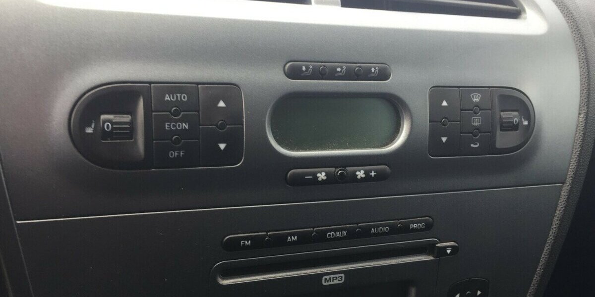 Seat Leon Style,Sitzheiz,Klima,Temp.usw. ! 198.000 km 3.400 &euro; Himmelkron 95502