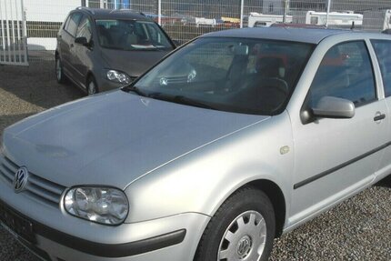 VW Golf IV Lim. ,Tüv Neu! 223.000 km 1.950 &euro; Himmelkron 95502