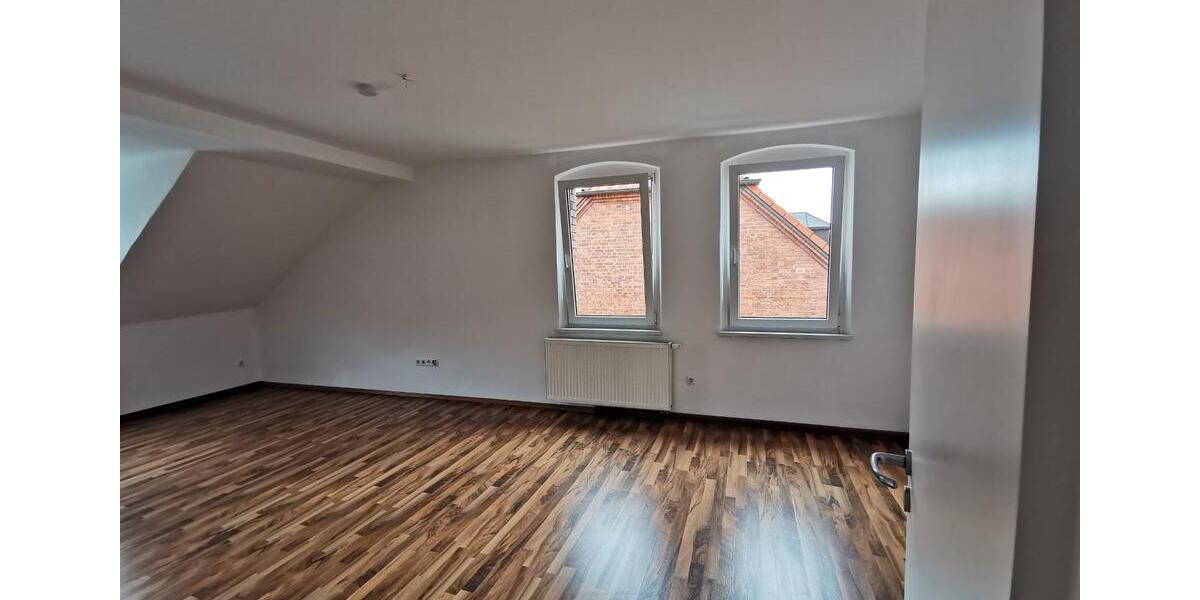 Dachgeschoßwohnung Bayreuth City - 5 Zimmer, 140 m&sup2;, 1.600&euro; | Angebot:27544669