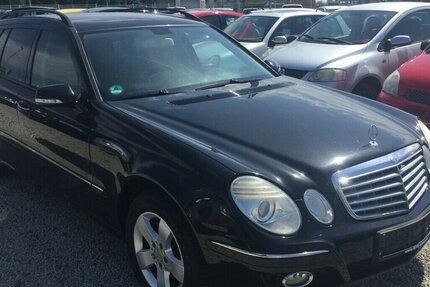 Mercedes-Benz E 200 T Elegance,Navi,Klimaaut.,Tüv Neu! 310.000 km 3.999 &euro; Himmelkron 95502