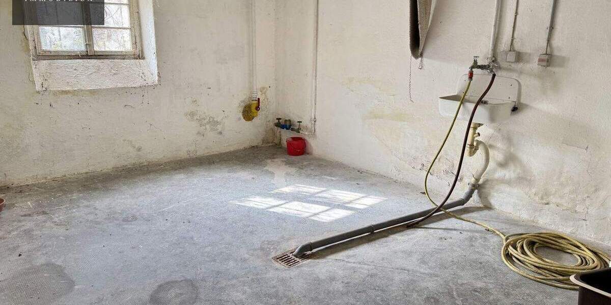 Doppelhaushälfte Kulmbach Blaich - 8 Zimmer, 160 m&sup2;, 189.000&euro; | Angebot:25665686