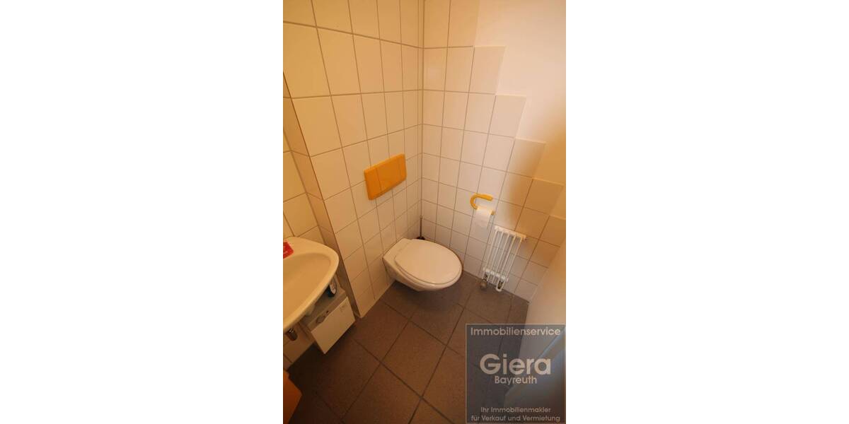 Gewerbeobjekt Warmensteinach - 5 Zimmer, 135 m&sup2;, 945&euro; | Angebot:25725807