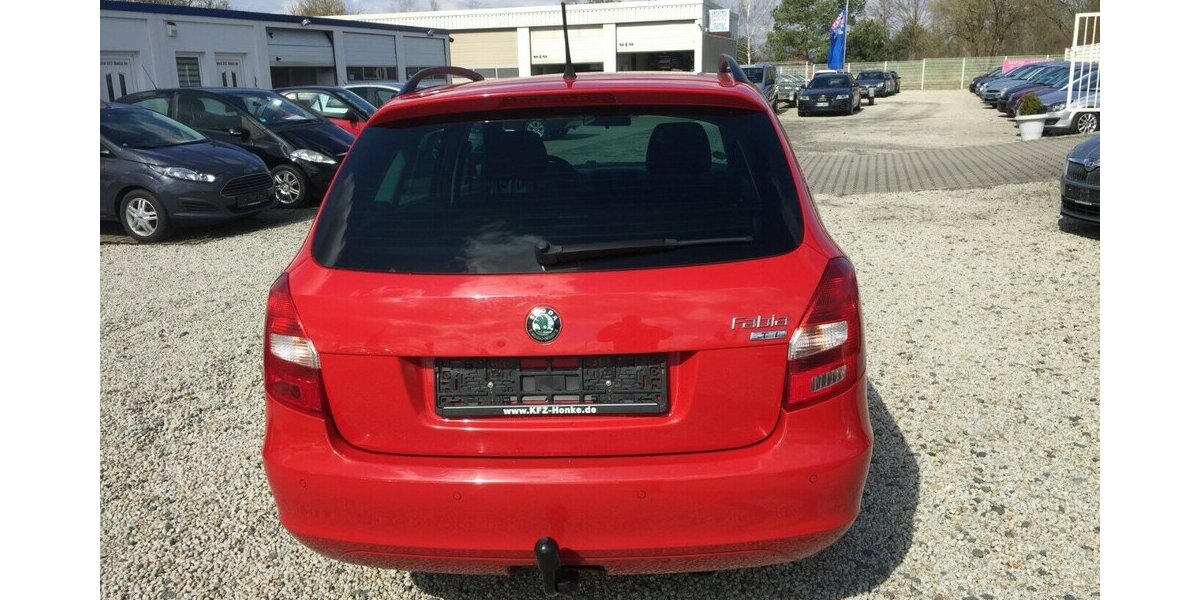 Skoda Fabia Family,Klimaaut.,AHK,Temp.,Tüv 01/28! 150.000 km 4.990 &euro; Himmelkron 95502
