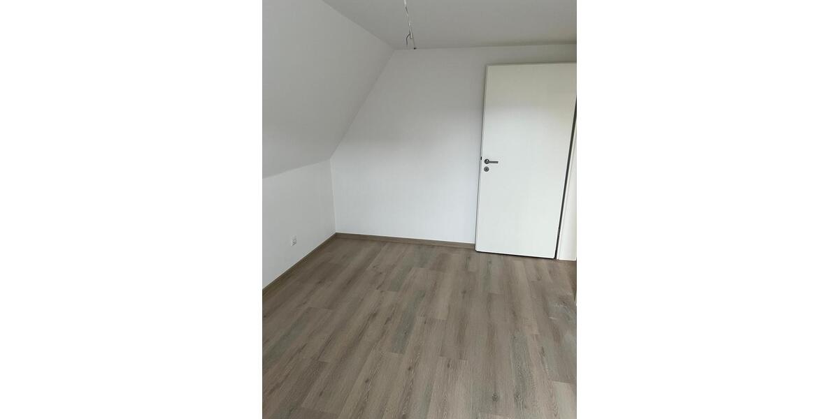 Einfamilienhaus Neuenmarkt - 4 Zimmer, 140 m&sup2;, 500.000&euro; | Angebot:27166203