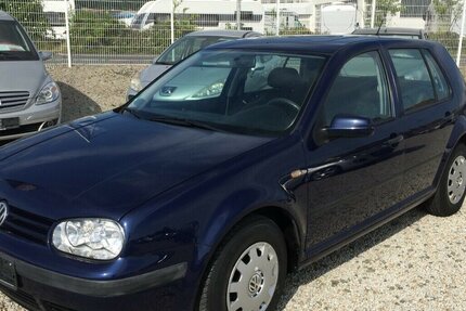 VW Golf 4 Türig,Tüv 01/28! 220.000 km 1.500 &euro; Himmelkron 95502