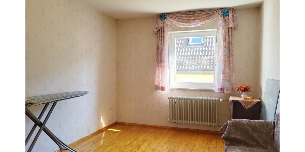 Wohnhaus mit ehemaliger Gastwirtschaft und Scheune in Leups bei Pegnitz zu verkaufen. - Zweifamilienhaus Pegnitz | Angebot:26232738