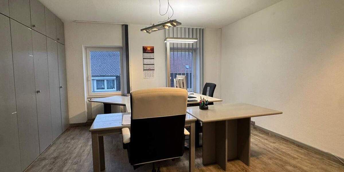Gewerbeobjekt Bindlach - 8 Zimmer, 265 m&sup2;, 1.500&euro; | Angebot:25664523