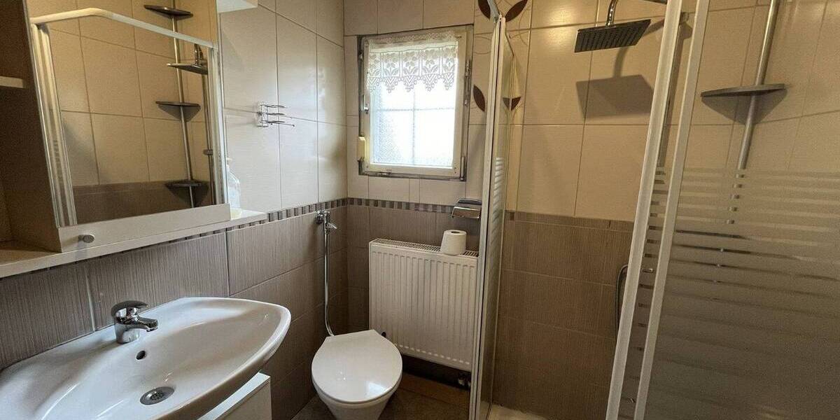 Doppelhaushälfte Tröstau - 4 Zimmer, 113 m&sup2;, 99.000&euro; | Angebot:25926473