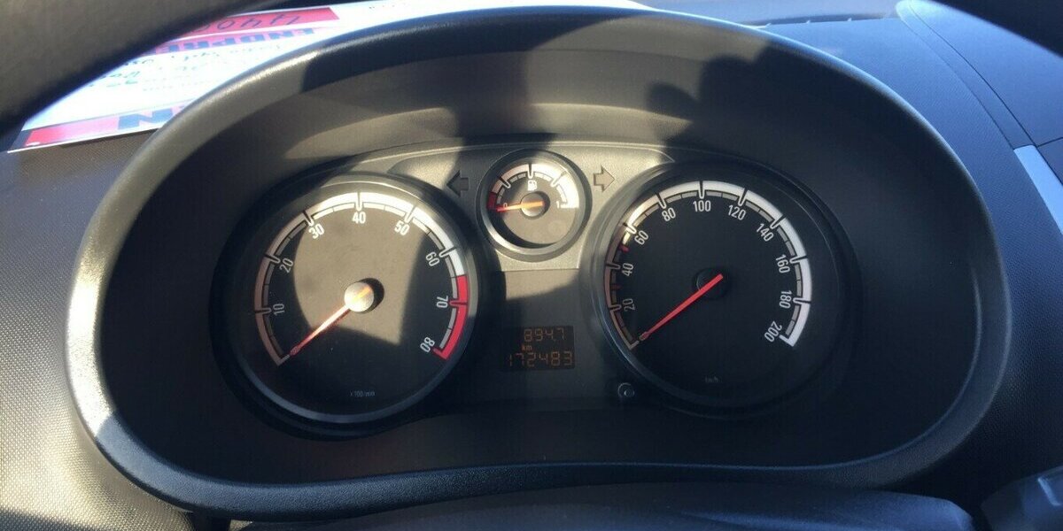 Opel Corsa Selection,Klima,ESP.,Tüv Neu! 172.000 km 4.400 &euro; Himmelkron 95502