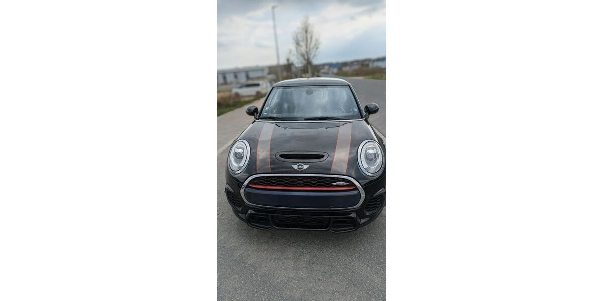 Mini John Cooper Works 81.971 km 20.300 &euro; Eschenbach i.d.OPf. 92676