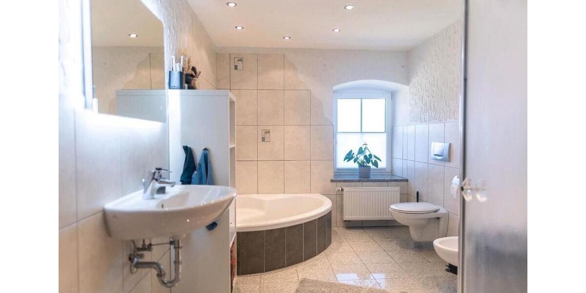 Mehrfamilienhaus, Wohnhaus Stammbach - 11 Zimmer, 260 m&sup2;, 1.250.000&euro; | Angebot:24284594