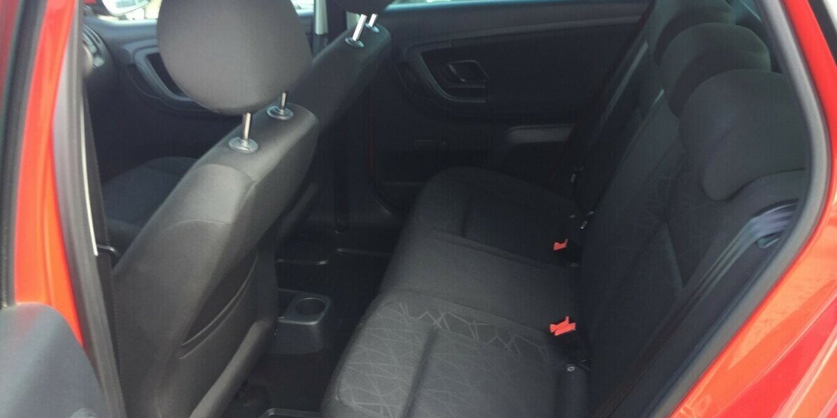 Skoda Fabia Family,Klimaaut.,AHK,Temp.,Tüv 01/28! 150.000 km 4.990 &euro; Himmelkron 95502