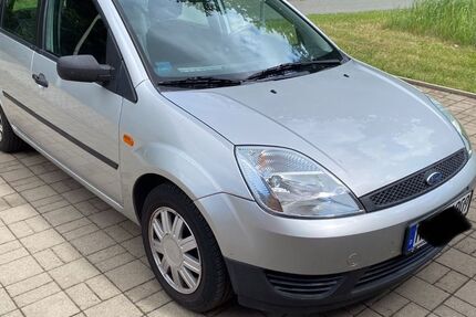 Ford Fiesta 124.300 km 1.990 &euro; Gößweinstein 91327