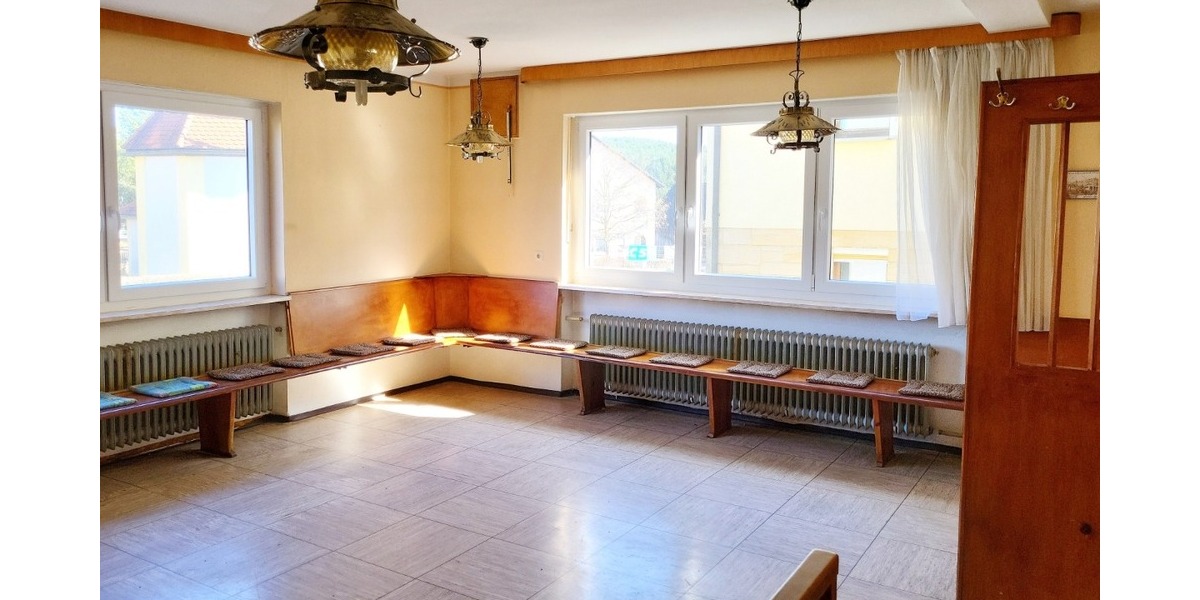 Wohnhaus mit ehemaliger Gastwirtschaft und Scheune in Leups bei Pegnitz zu verkaufen. - Zweifamilienhaus Pegnitz | Angebot:26232738