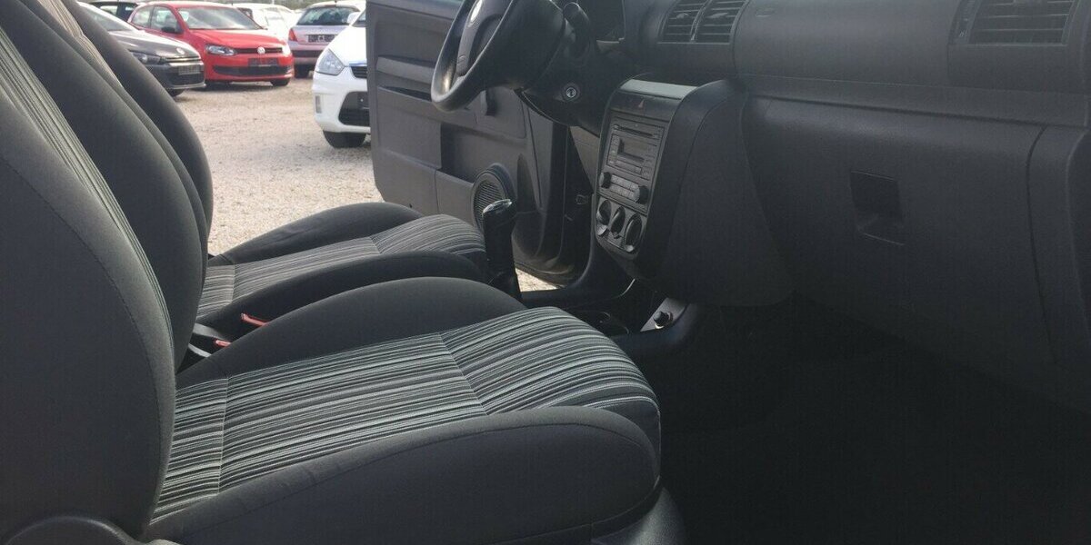 VW Fox Basis,Servol,Radio-CD,Tüv 01/28! 150.000 km 2.850 &euro; Himmelkron 95502