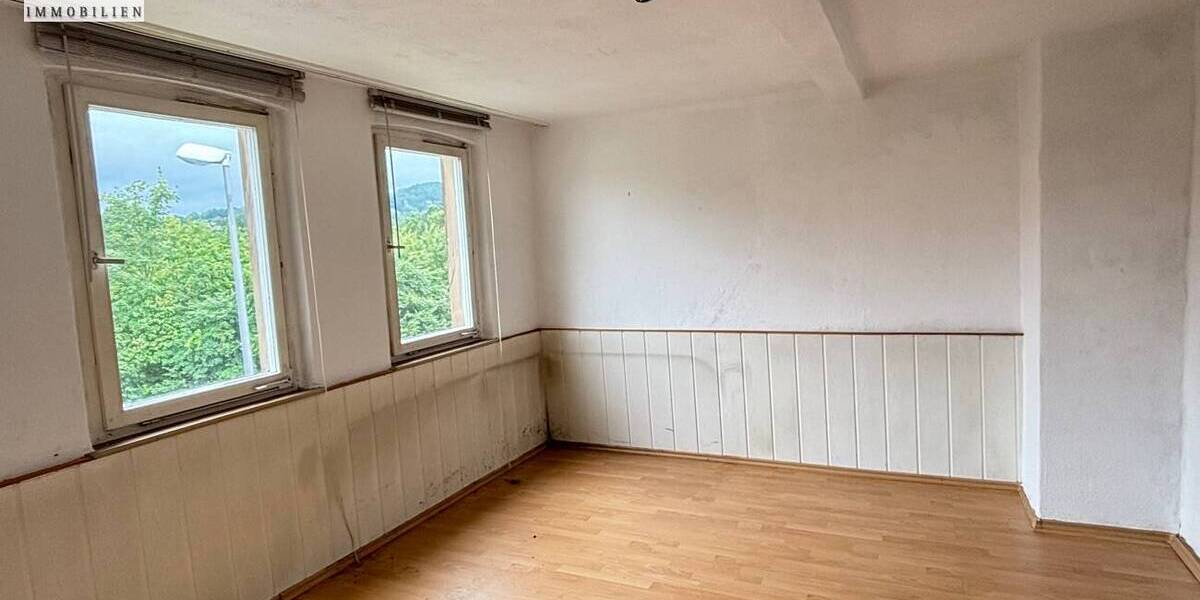 Einfamilienhaus Kulmbach Mangersreuth - 7 Zimmer, 190 m&sup2;, 200.000&euro; | Angebot:25768141