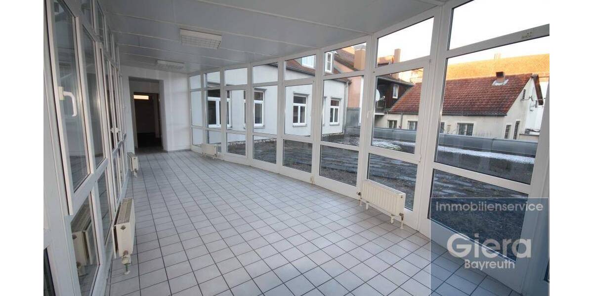 Gewerbeobjekt Bayreuth City - 4 Zimmer, 149 m&sup2;, 1.650&euro; | Angebot:25671673