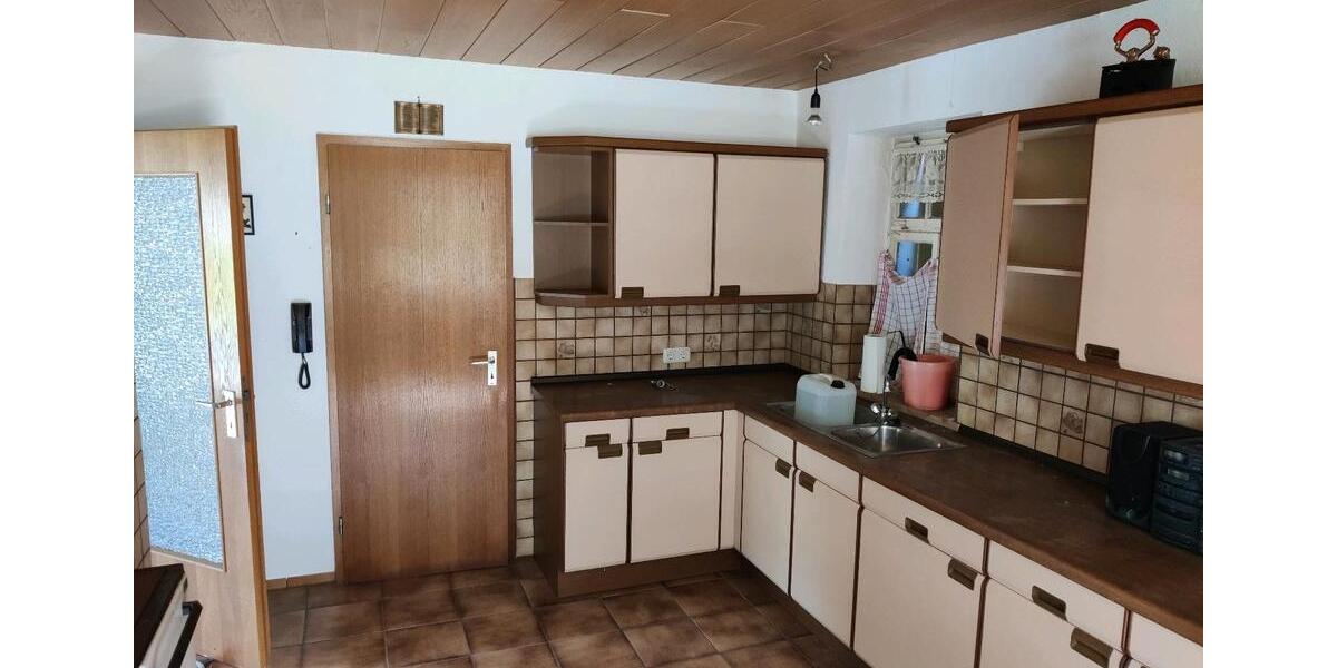 Einfamilienhaus Weismain - 8 Zimmer, 100 m&sup2;, 70.000&euro; | Angebot:26933588