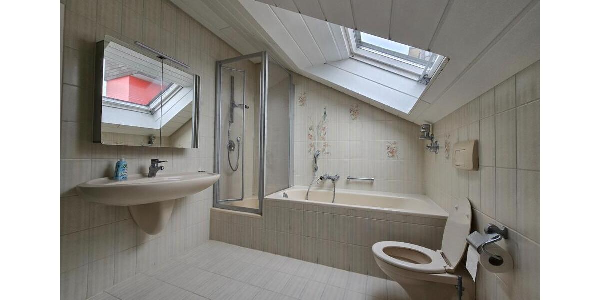 Dachgeschoßwohnung Bayreuth City - 2.5 Zimmer, 74 m&sup2;, 800&euro; | Angebot:25168424