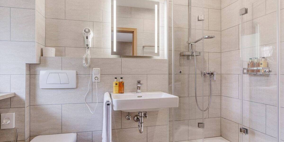 Gewerbeobjekt Pottenstein - 6 Zimmer, 850.000&euro; | Angebot:26556662