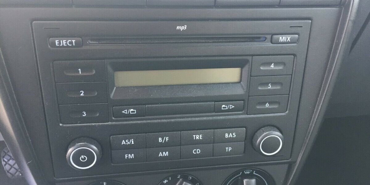 VW Fox Basis,Servol,Radio-CD,Tüv 01/28! 150.000 km 2.850 &euro; Himmelkron 95502