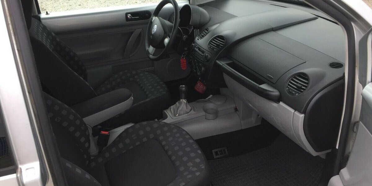 VW New Beetle 2.0 ,KLima, Klima,Tüv 01/28! 150.000 km 2.750 &euro; Himmelkron 95502