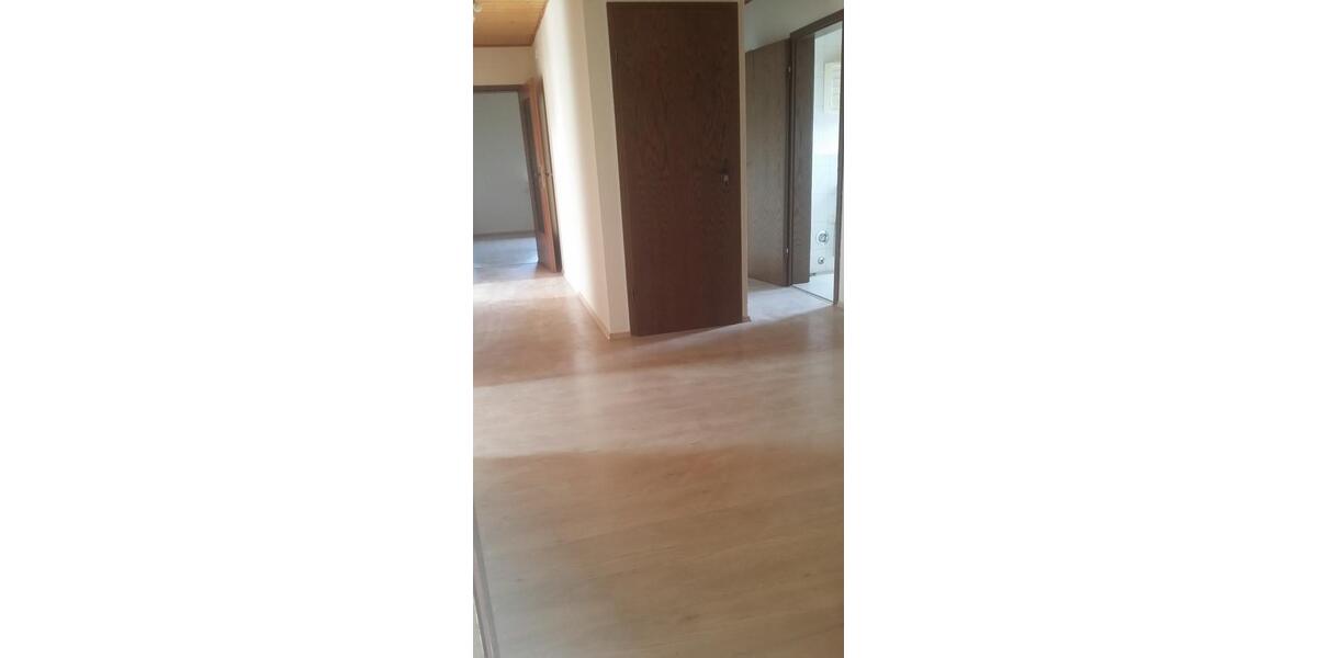 Dachgeschoßwohnung Weismain - 5 Zimmer, 110 m&sup2;, 900&euro; | Angebot:26048585