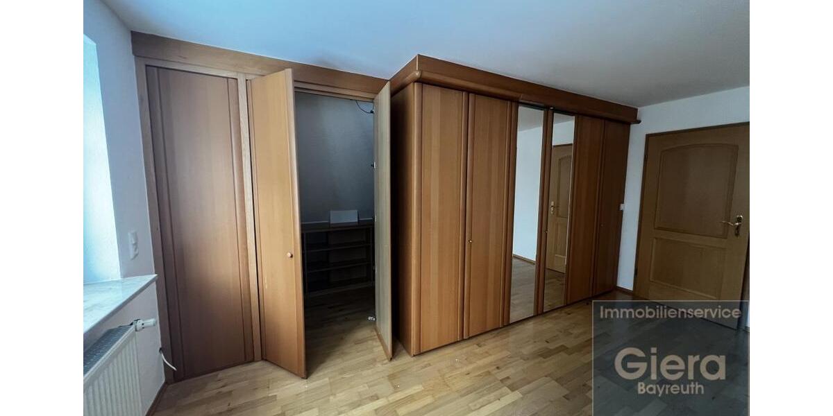 Etagenwohnung Neudrossenfeld - 3 Zimmer, 107 m&sup2;, 1.200&euro; | Angebot:25304925