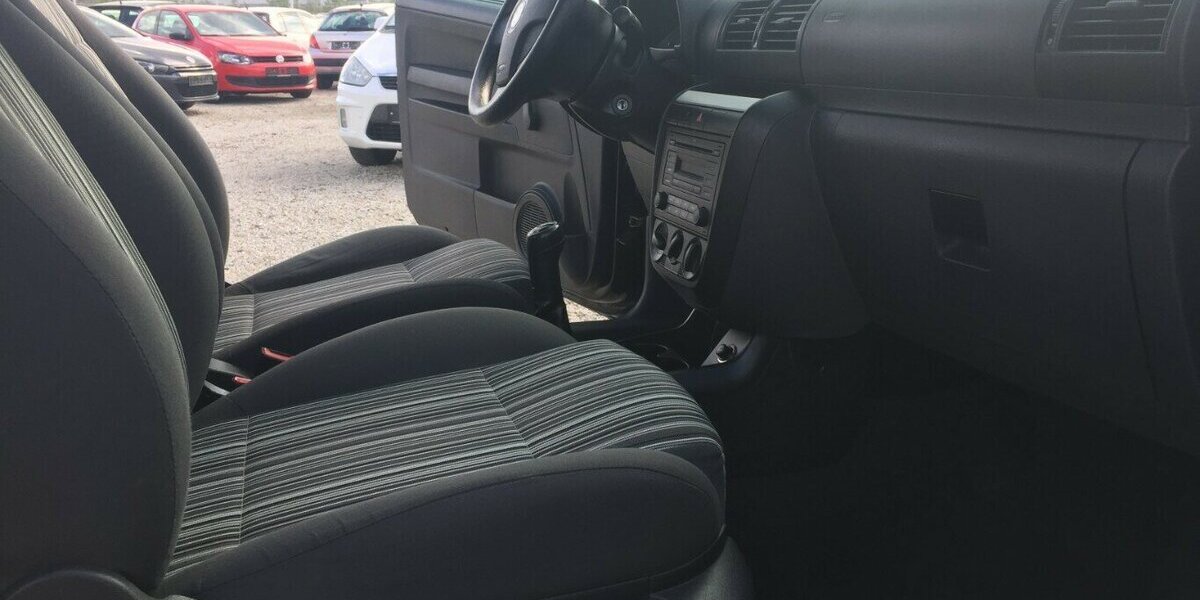 VW Fox Basis,Servol,Radio-CD,Tüv 01/28! 150.000 km 2.850 &euro; Himmelkron 95502