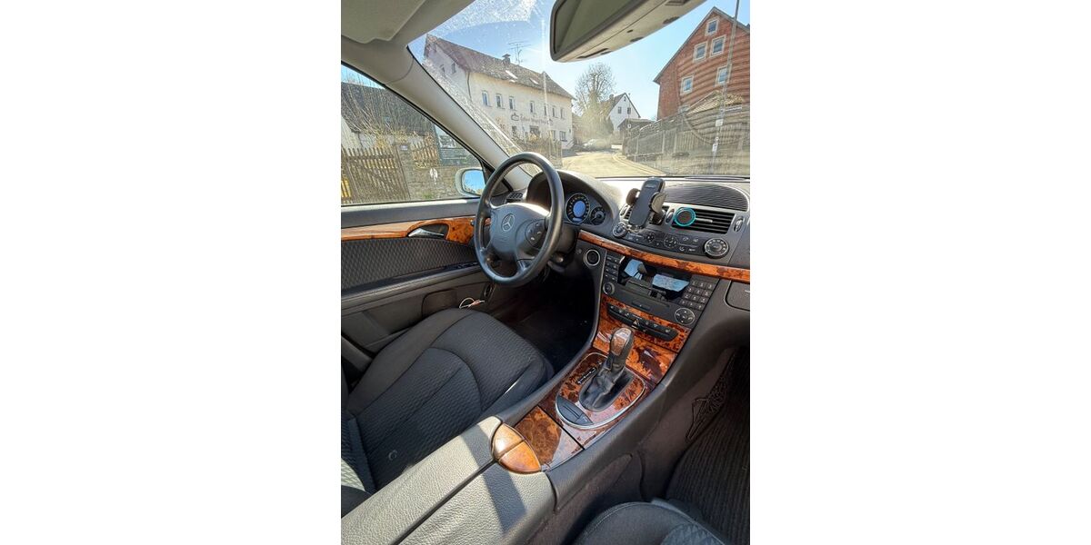 Mercedes-Benz E 200 146.000 km 5.000 &euro; Bayreuth 95448