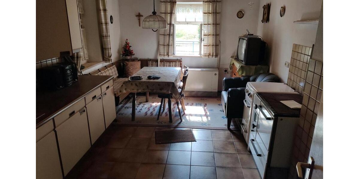Einfamilienhaus Weismain - 8 Zimmer, 100 m&sup2;, 70.000&euro; | Angebot:26933588