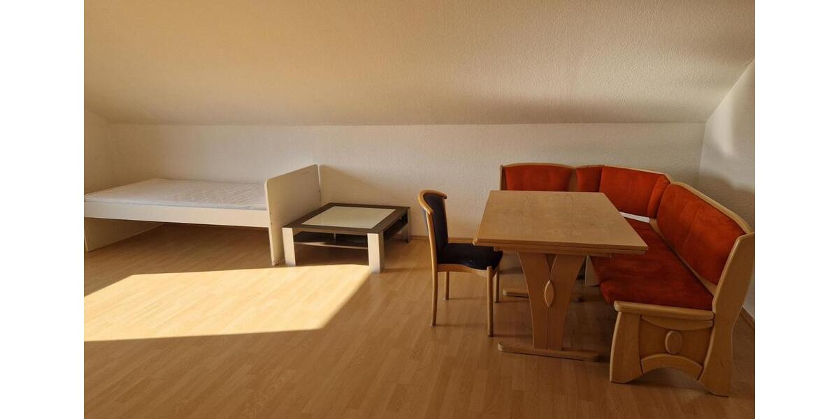 Dachgeschoßwohnung Bayreuth Bernecker Straße / Insel / Riedelsberg - 3 Zimmer, 60 m&sup2;, 190&euro; | Angebot:25852654