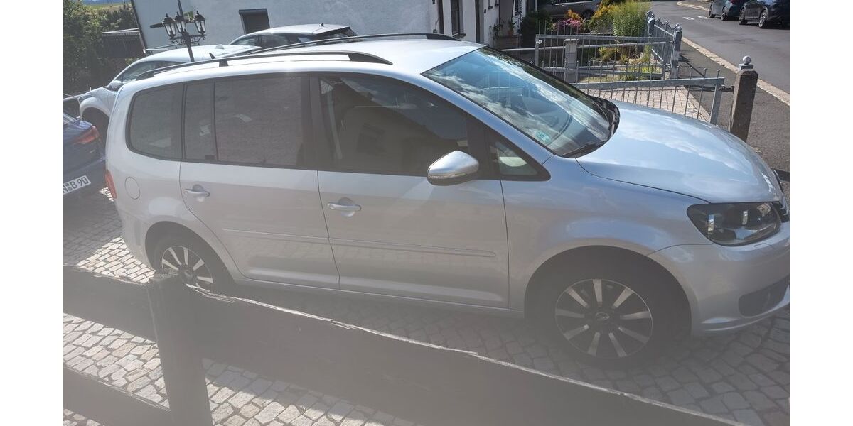 VW Touran 161.000 km 5.970 &euro; Kasendorf 95359